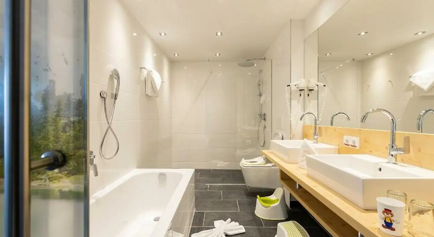 Familotel Kaiserhof Badezimmer