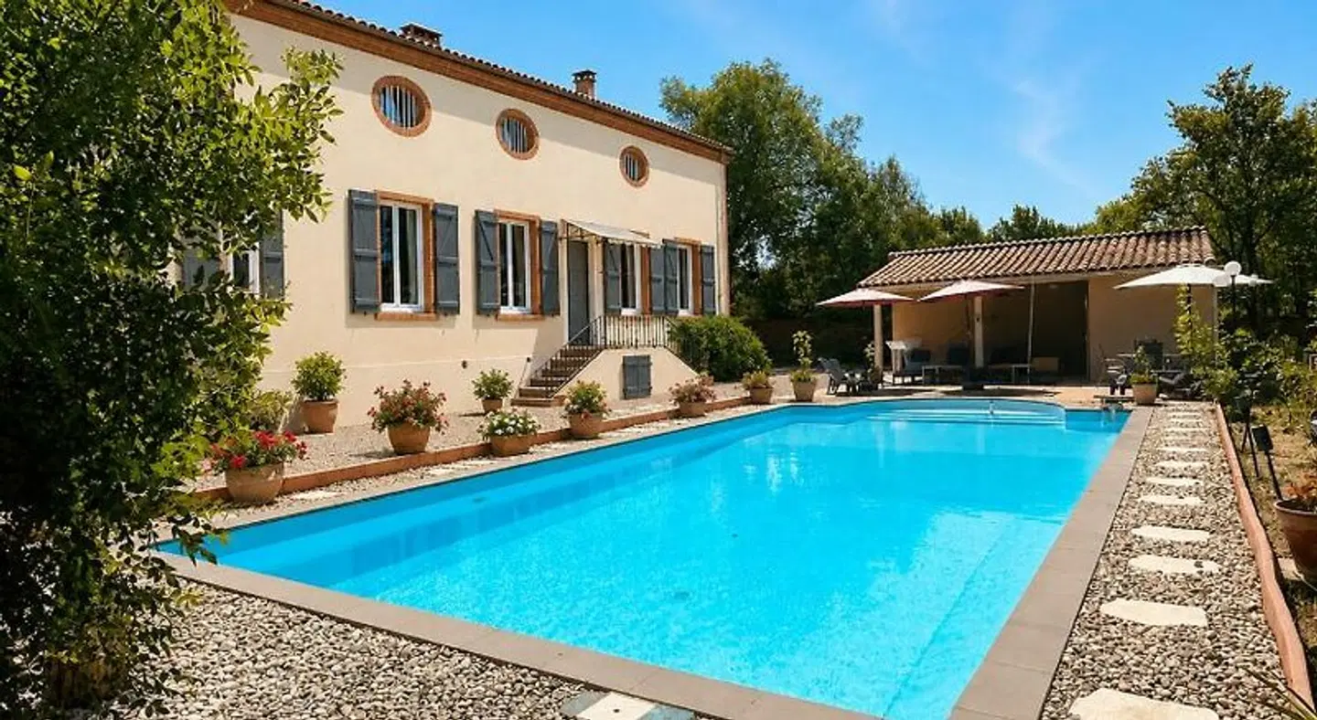 Manoir de la Gravette Maison & Table d'Hotes OUTDOOR_POOL