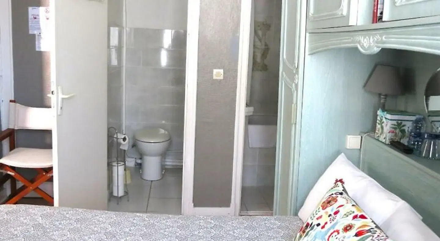 Au Petit Béarn Badezimmer
