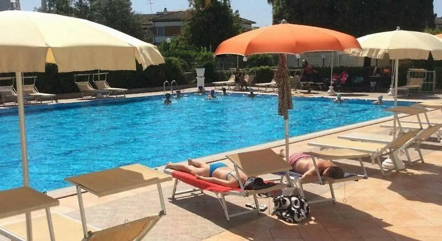 River Palace OUTDOOR_POOL