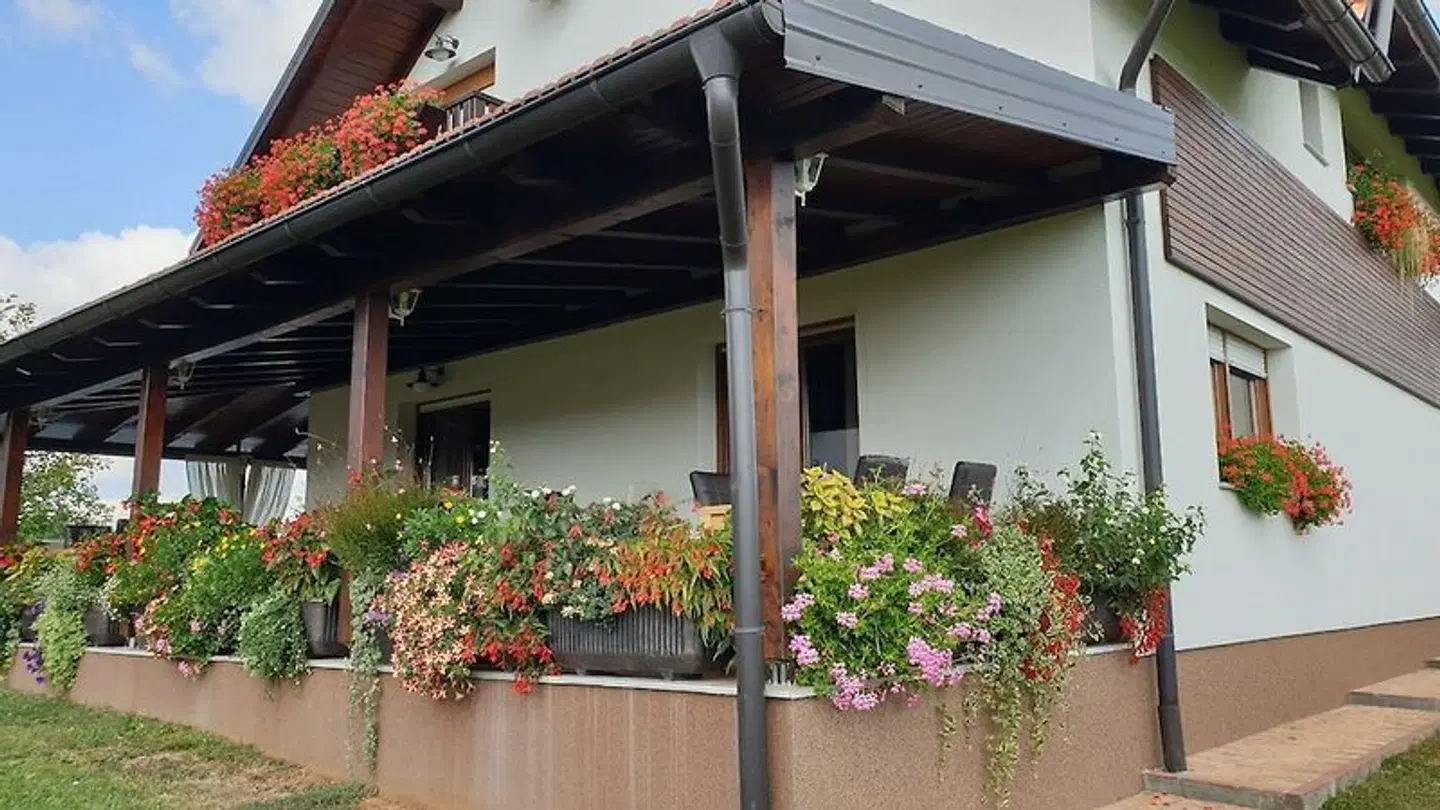 House Tina EXTERIOR