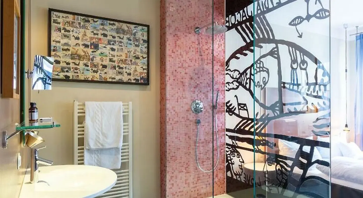 Romantikhotel Rebstock art & design Badezimmer