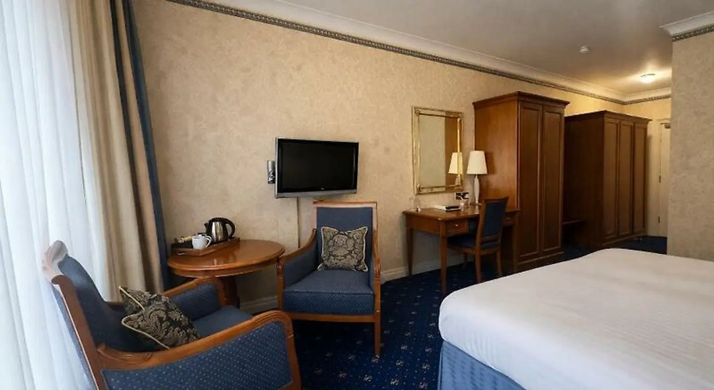 Tre-Ysgawen Hall, Country House Hotel & Spa ROOM_EXAMPLE