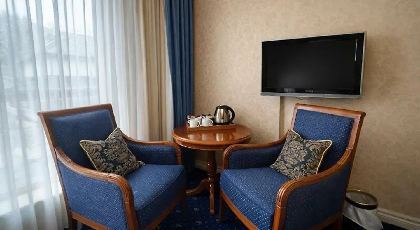 Tre-Ysgawen Hall, Country House Hotel & Spa ROOM_EXAMPLE
