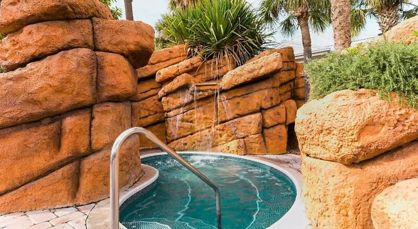 Radisson Resort at the Port OUTDOOR_POOL