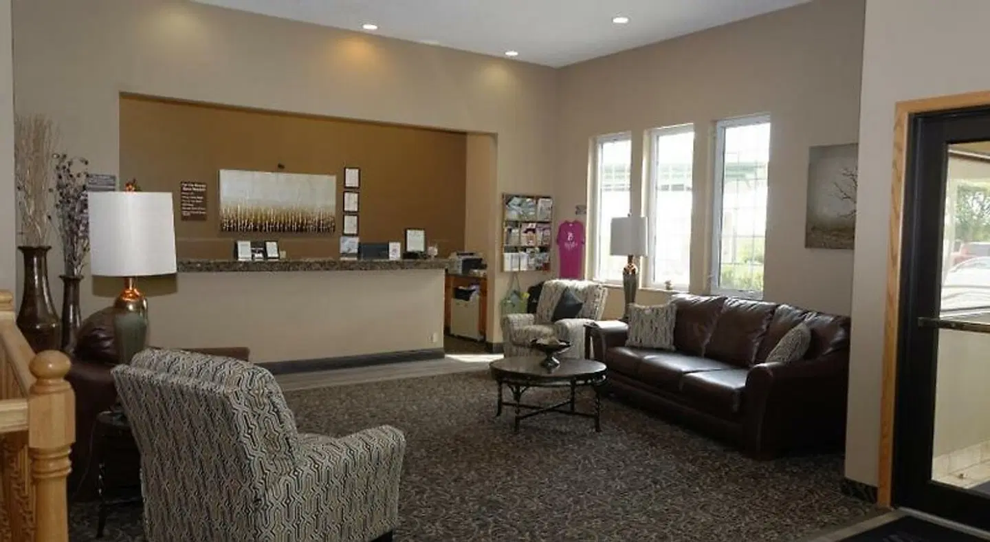 Cobblestone Inn & Suites - Denison LOUNGE_LOBBY