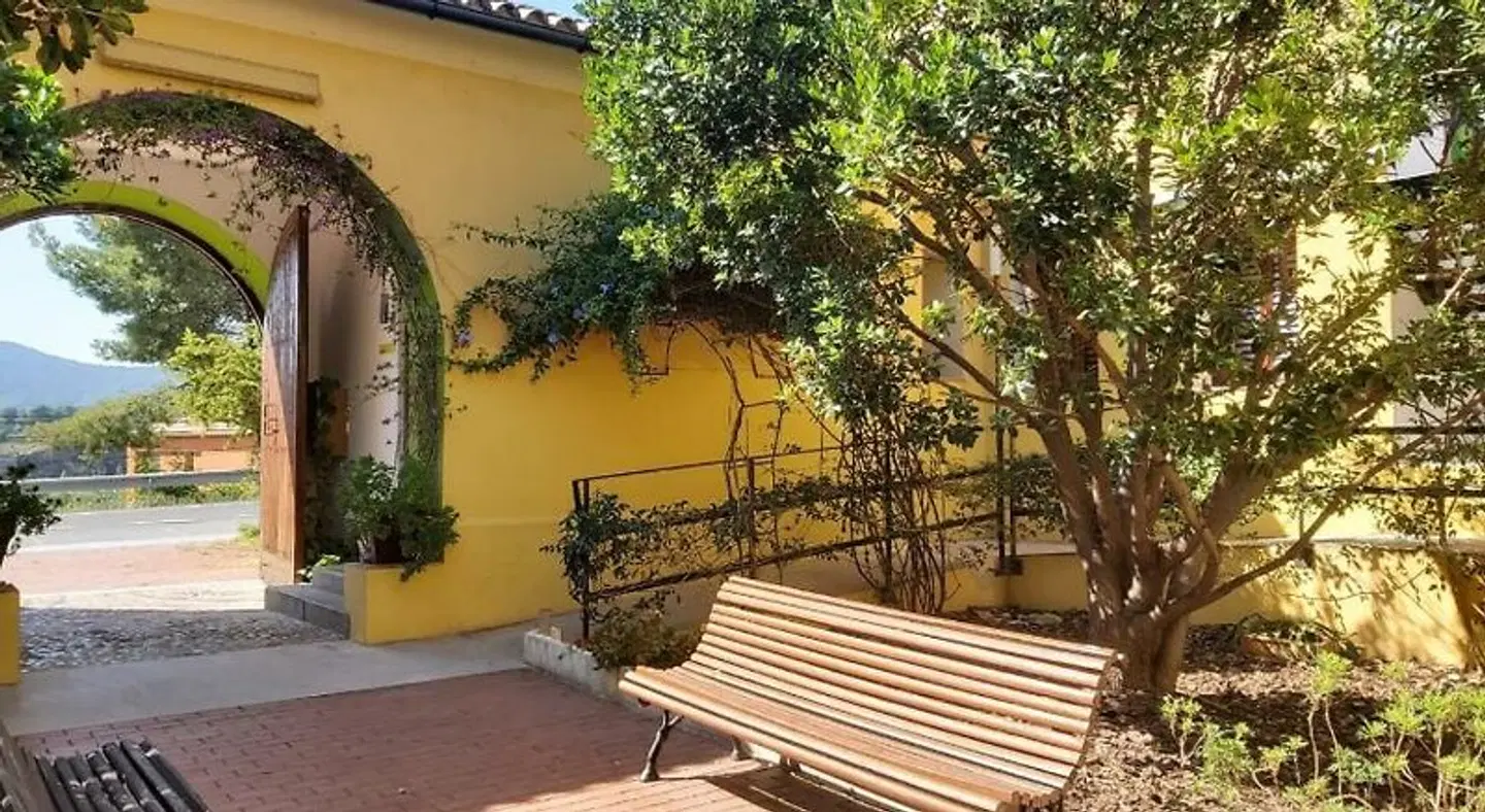 HOTEL RURAL EL CASTELLET Garten