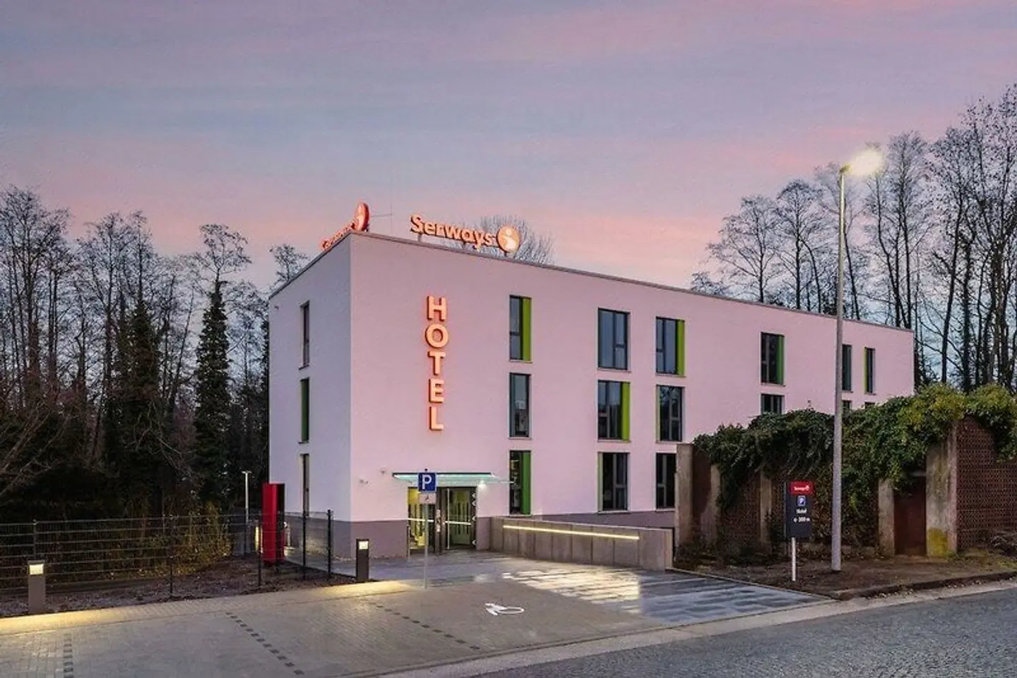 Serways Hotel Hösel Ost EXTERIOR