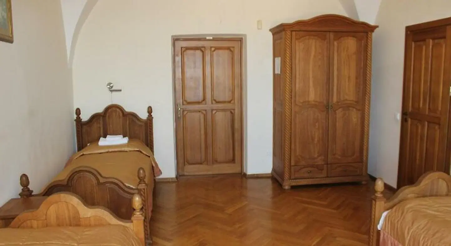 Liskiavos vienuolyno ansamblis ROOM_EXAMPLE