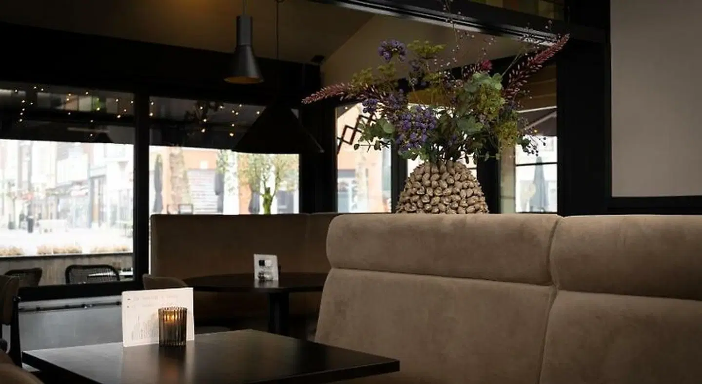 St. Lambert LOUNGE_LOBBY