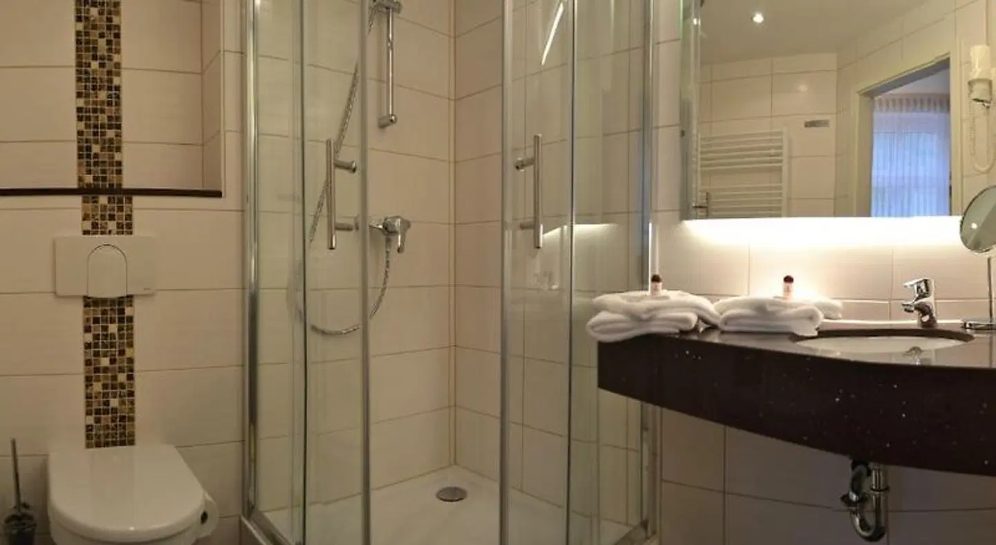 Hotel-Pension Vier Jahreszeiten Badezimmer