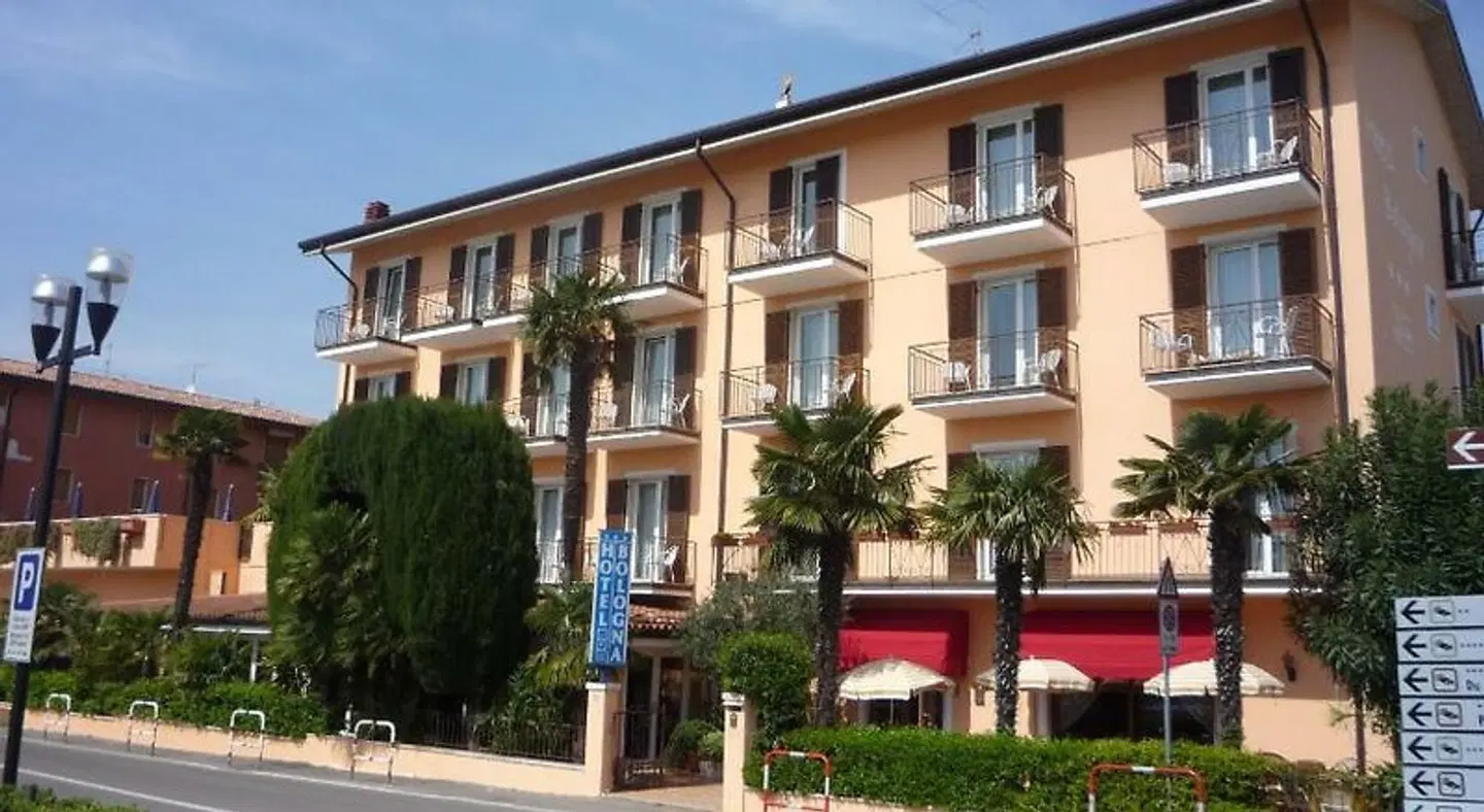 Bologna EXTERIOR
