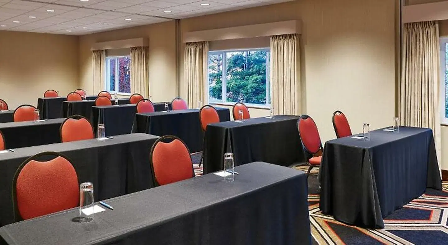 Four Points by Sheraton Bellingham Hotel & Conference Center Bar