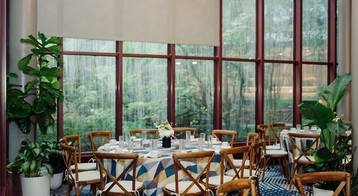 Crowne Plaza Hotel Atlanta Perimeter at Ravinia Restaurant