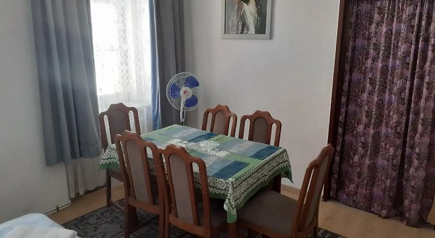 HappyHostel ROOM_EXAMPLE