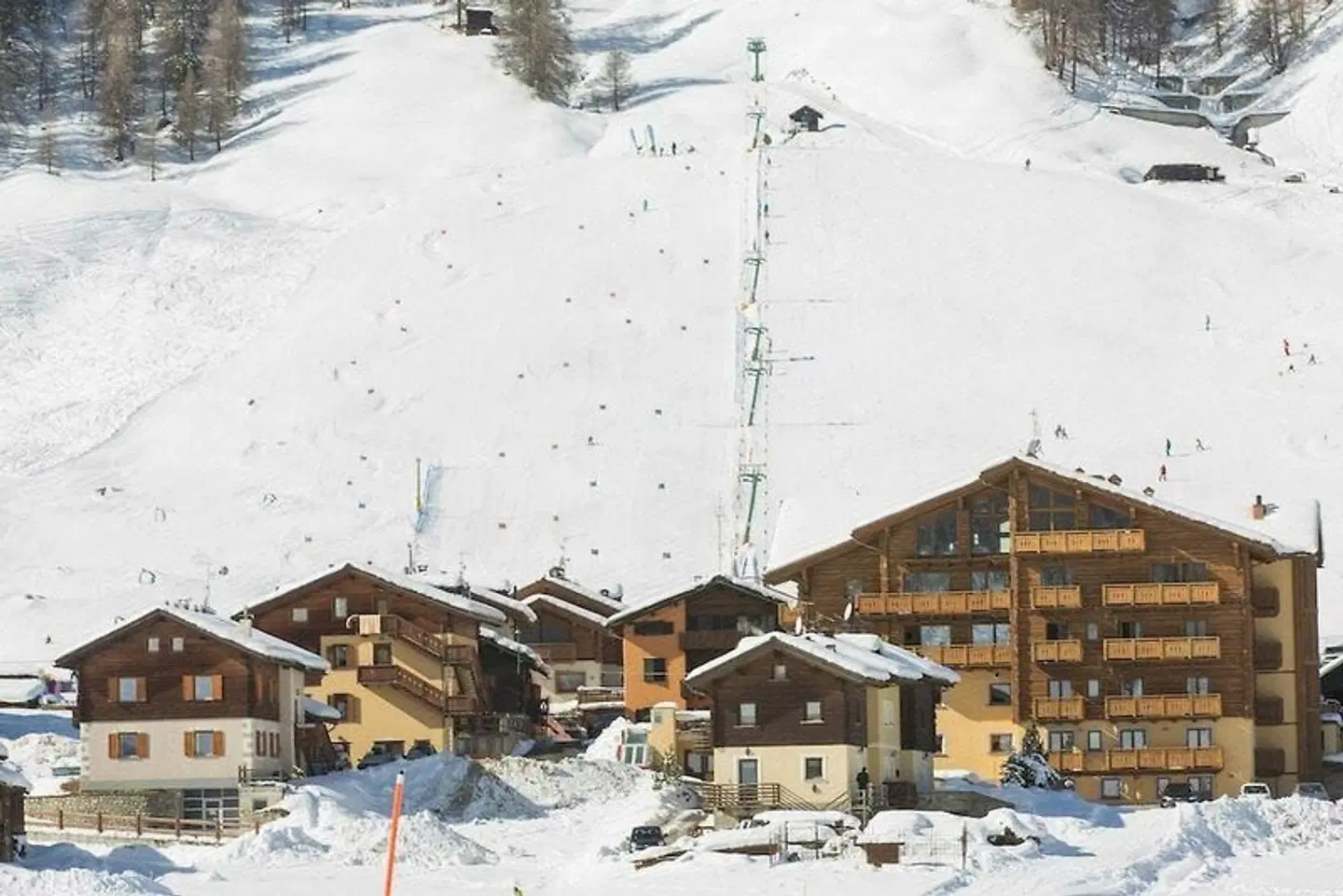 Amerikan EXTERIOR