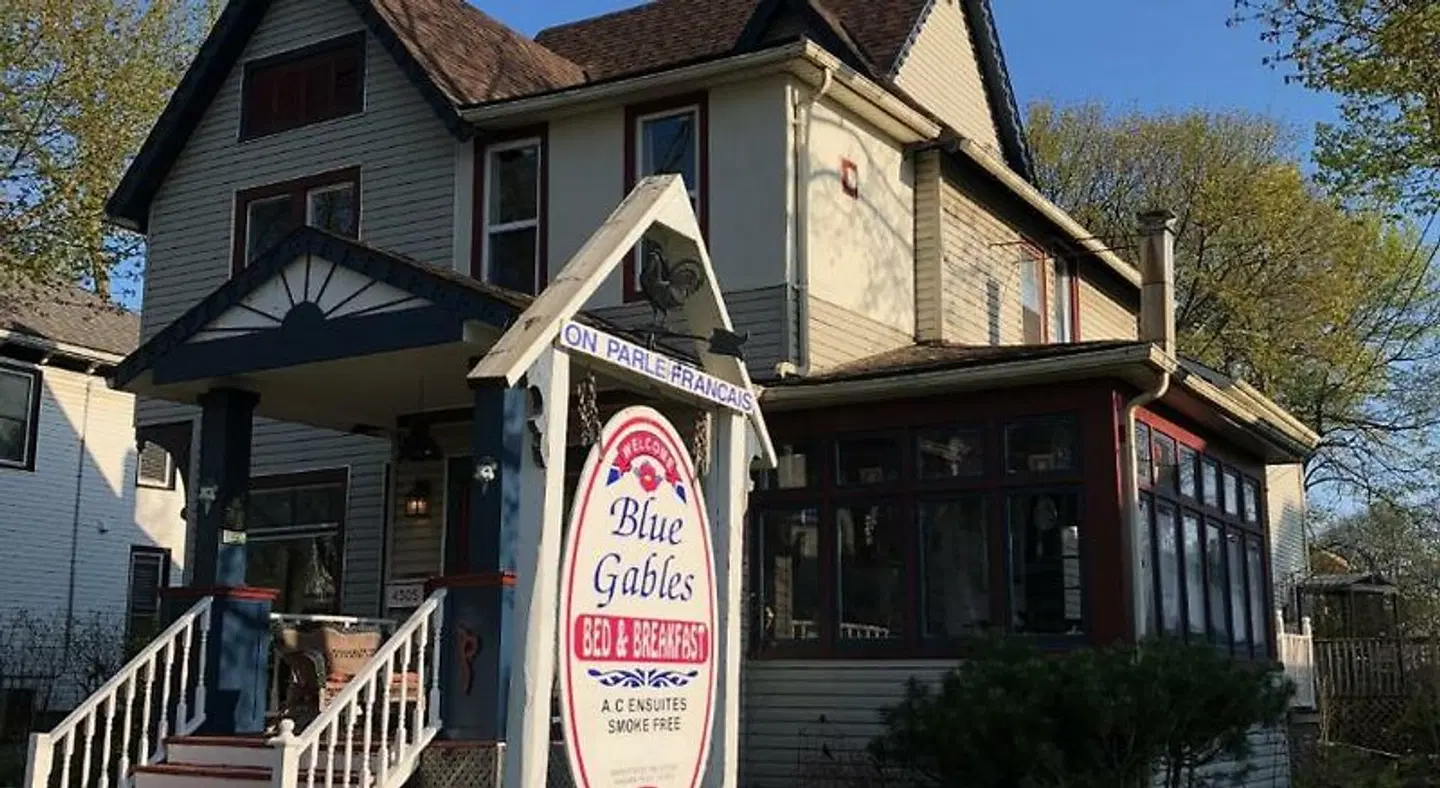 Blue Gables Bed and Breakfast EXTERIOR