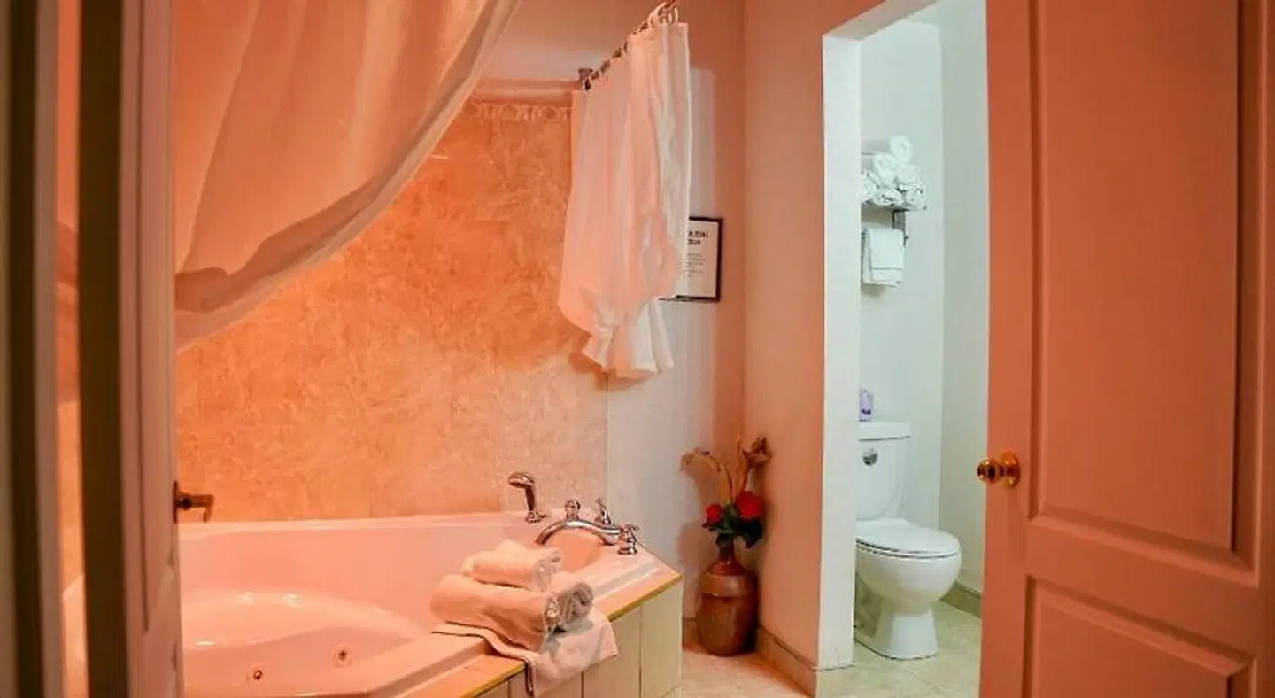 The Glengate Hotel & Suites Badezimmer