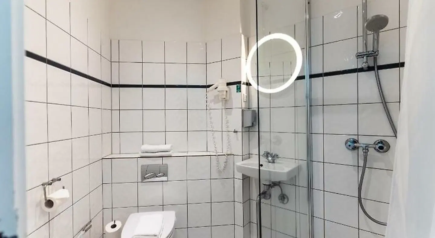 Saga Hotel Badezimmer