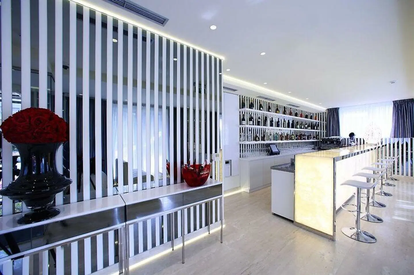 Hotel 9 Bar