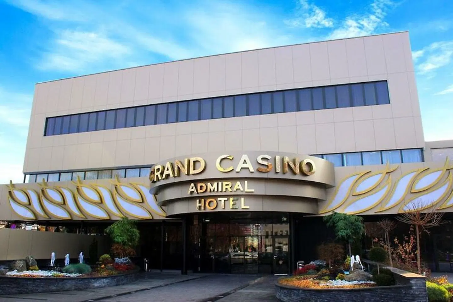 Admiral Hotel EXTERIOR