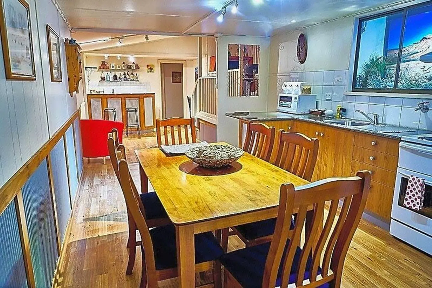Underground Bed & Breakfast Restaurant