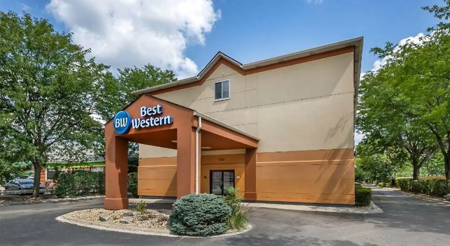 Best Western Des Plaines Inn EXTERIOR