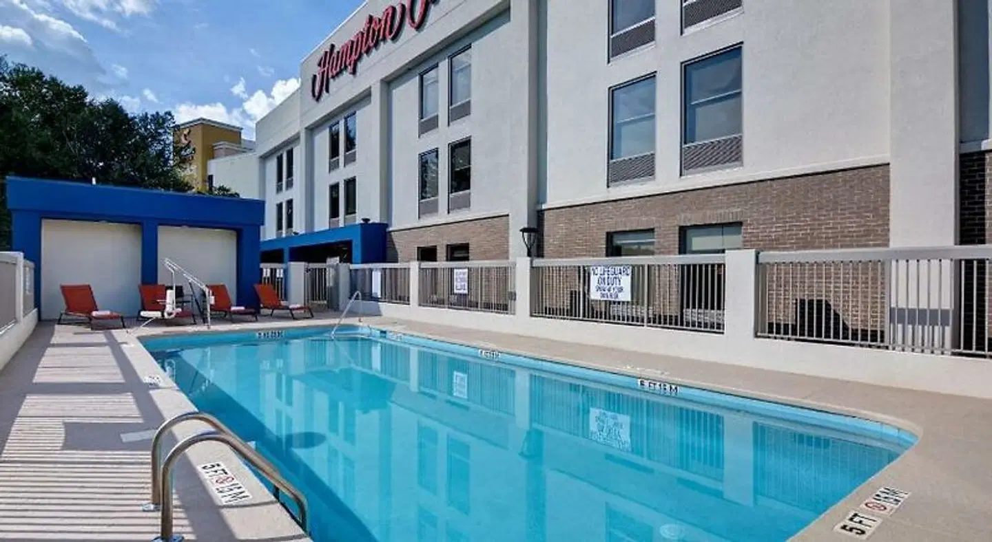 Hampton Inn Anderson OUTDOOR_POOL