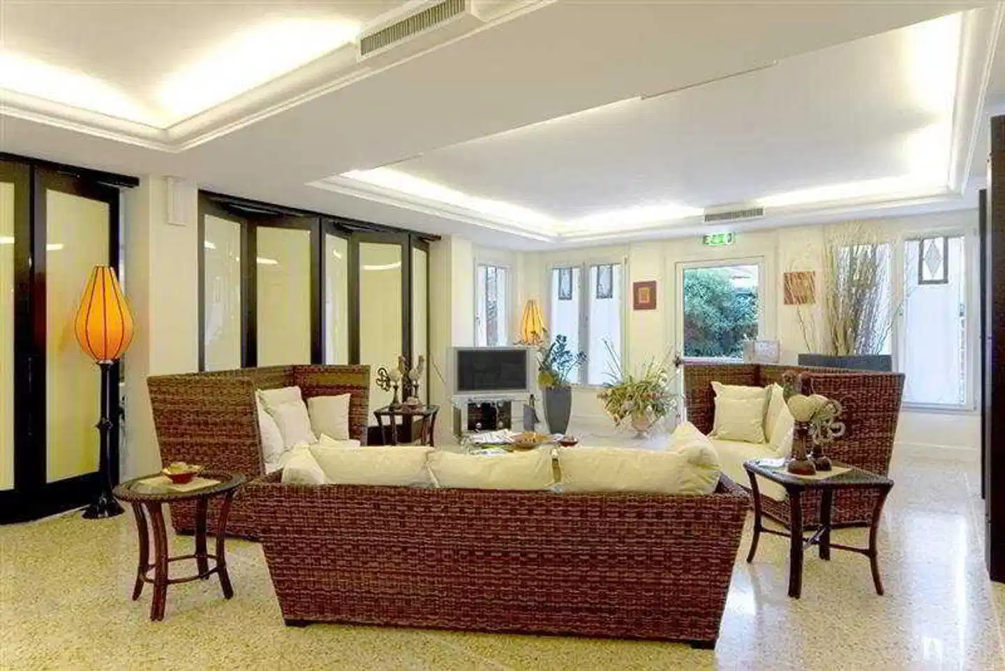 Logos Hotel Lobby