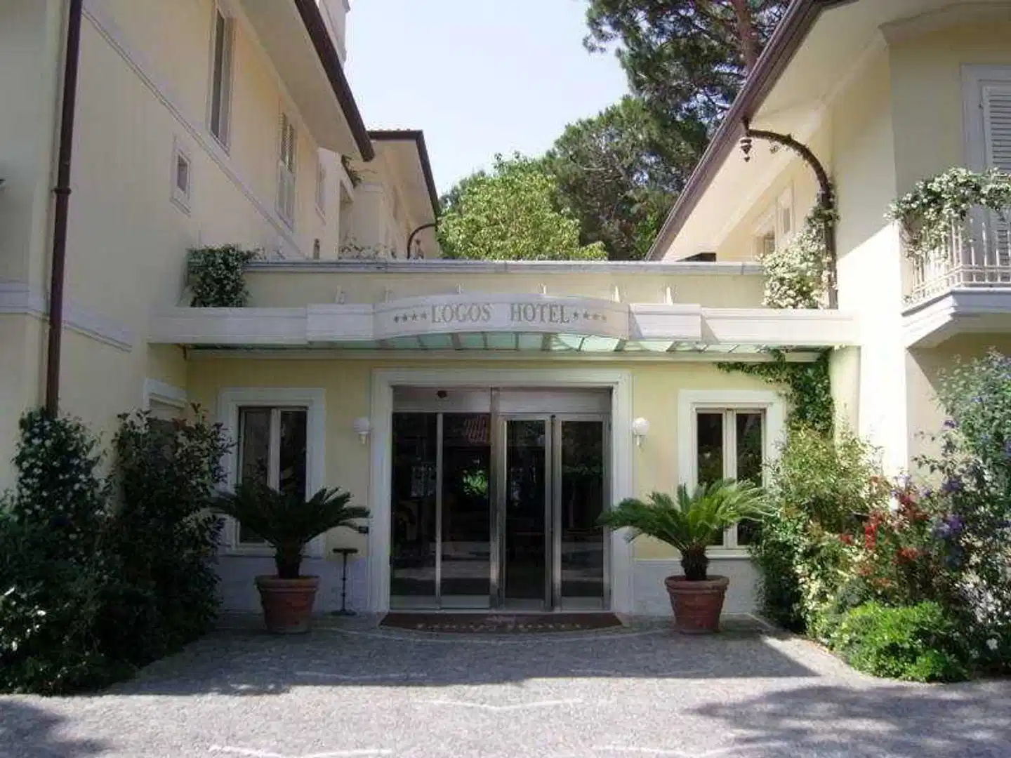 Logos Hotel Aussenansicht