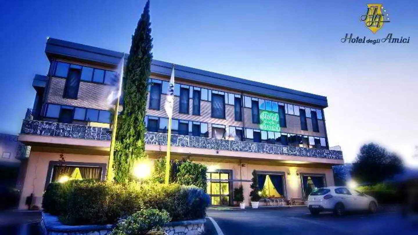 degli Amici EXTERIOR