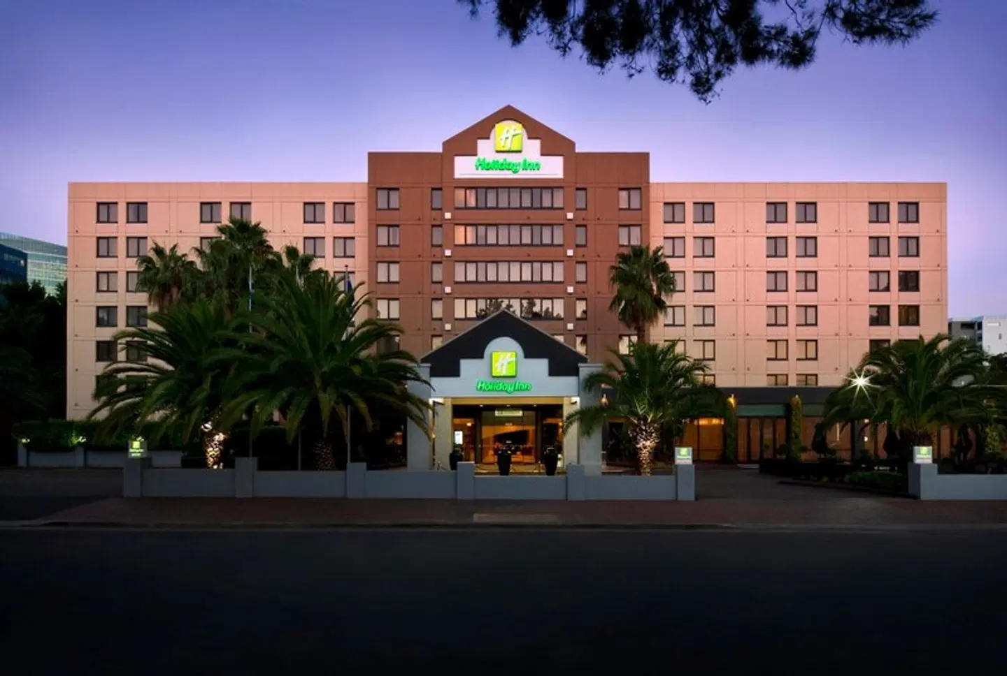 Holiday Inn Parramatta EXTERIOR