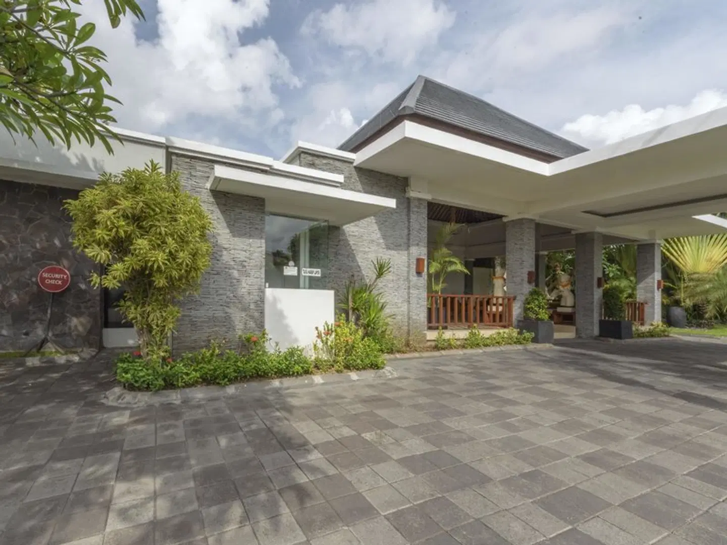The Wolas Villas EXTERIOR