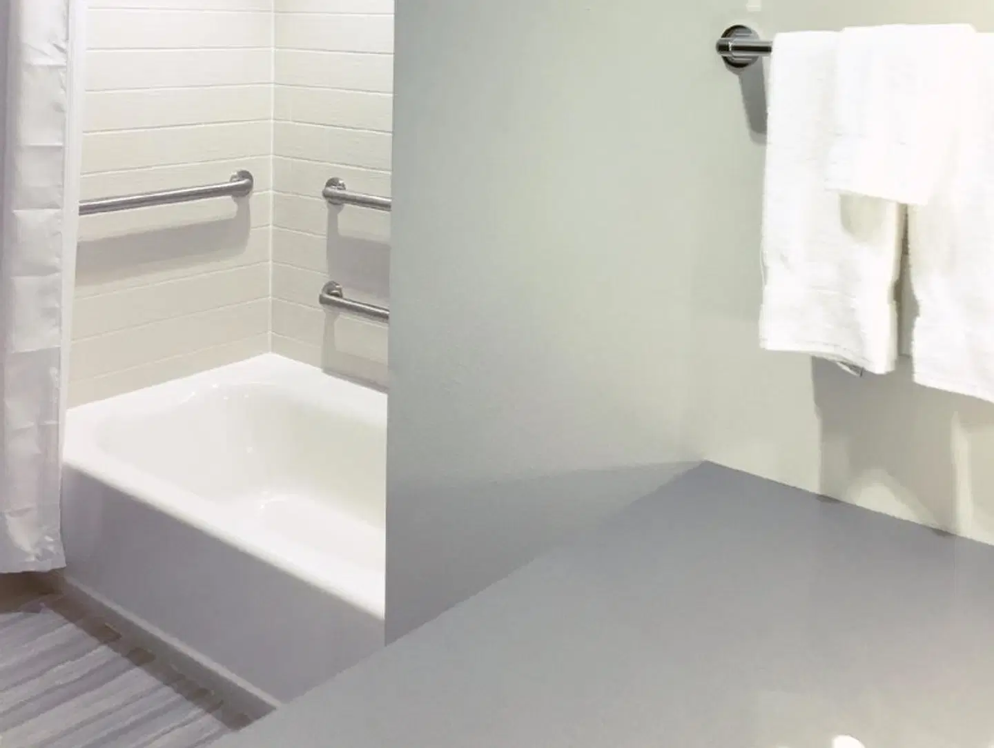 Best Western Plus Prien Lake Inn & Suites Badezimmer