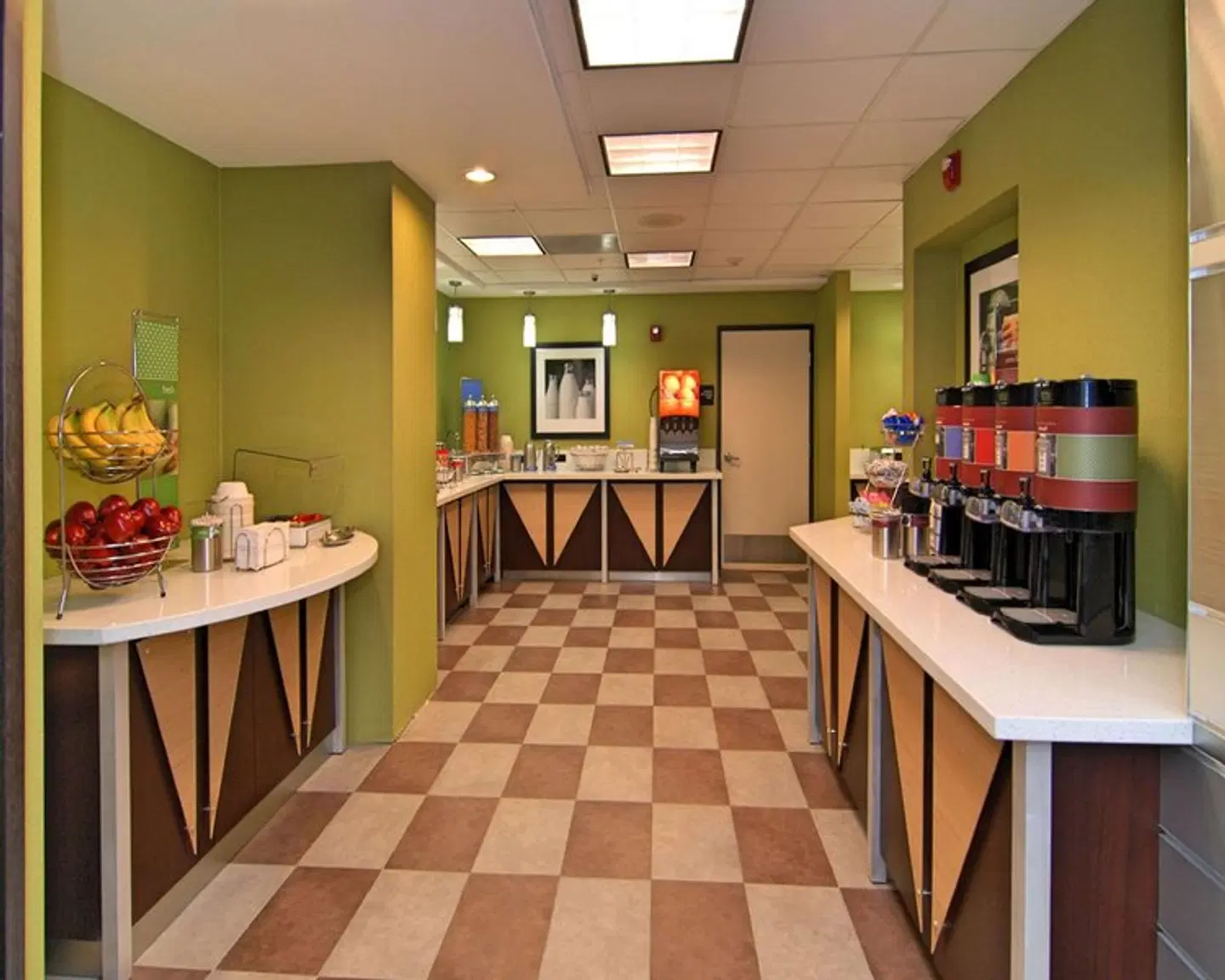 Hampton Inn & Suites Mountain View Bar