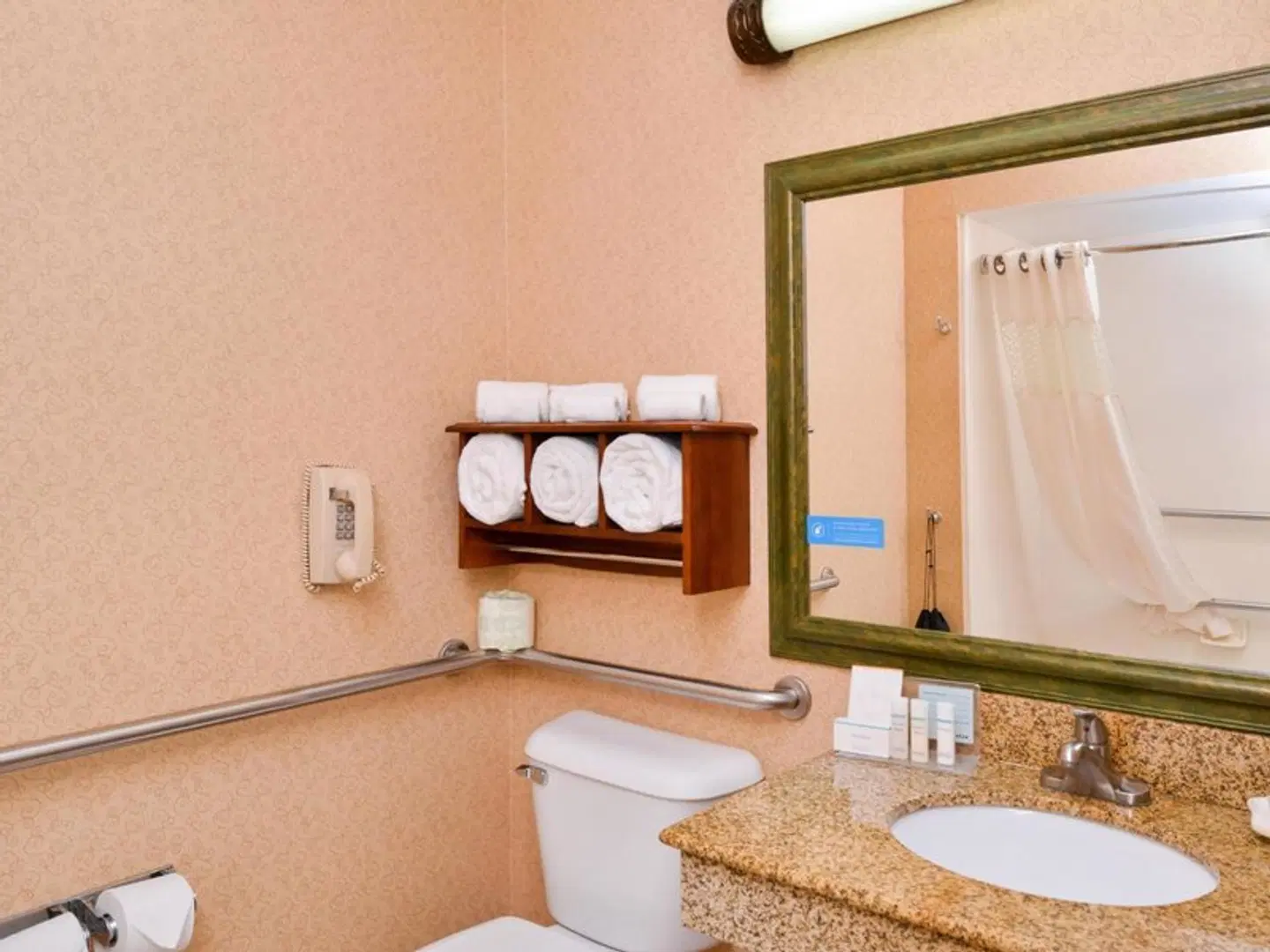 Hampton Inn Elkhart Badezimmer