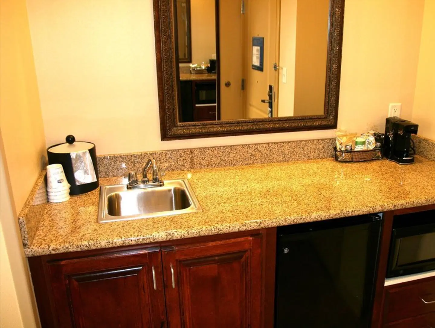 Hampton Inn Lincoln ROOM_EXAMPLE