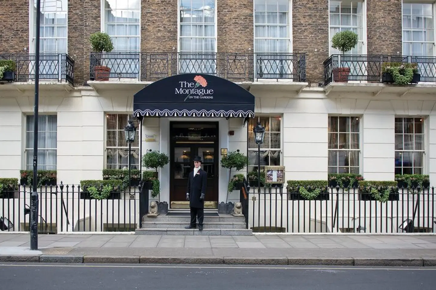 Montague on the Gardens EXTERIOR