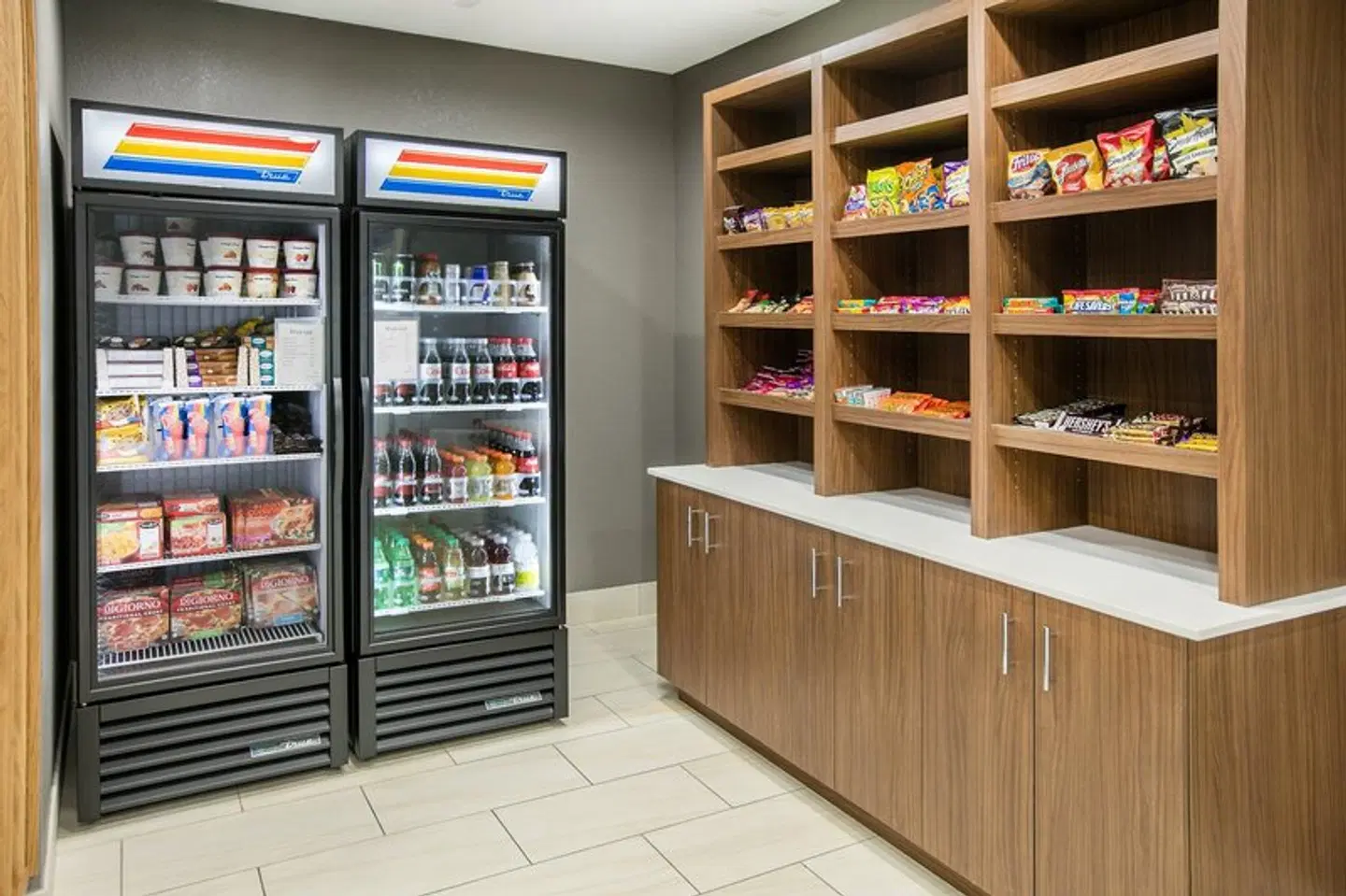 Holiday Inn Express & Suites Dallas - Grand Prairie I-20 by IHG Bar