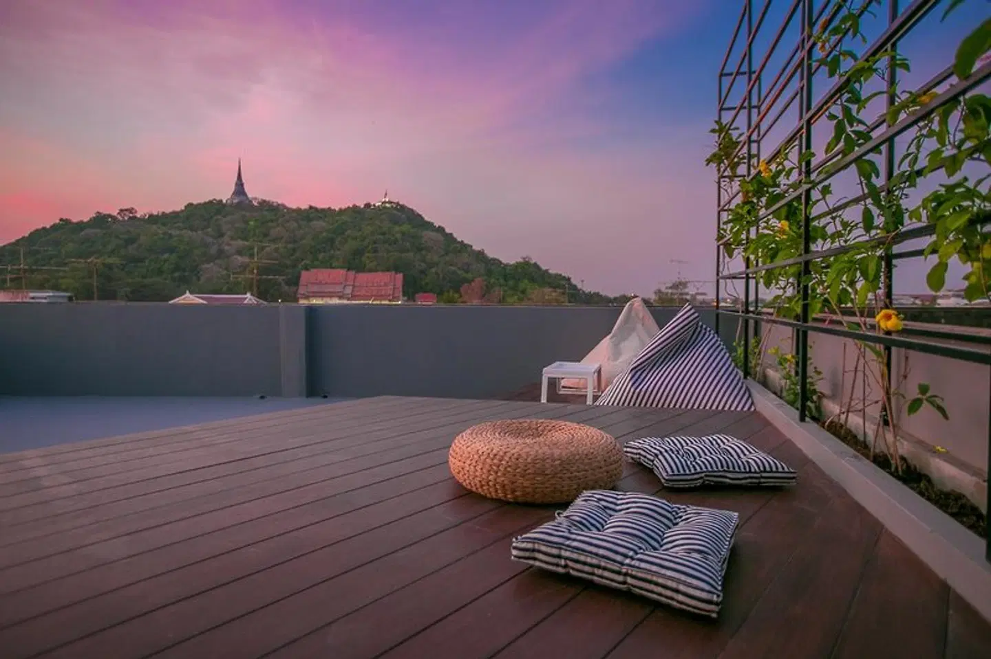 Chedi View Hostel Terrasse