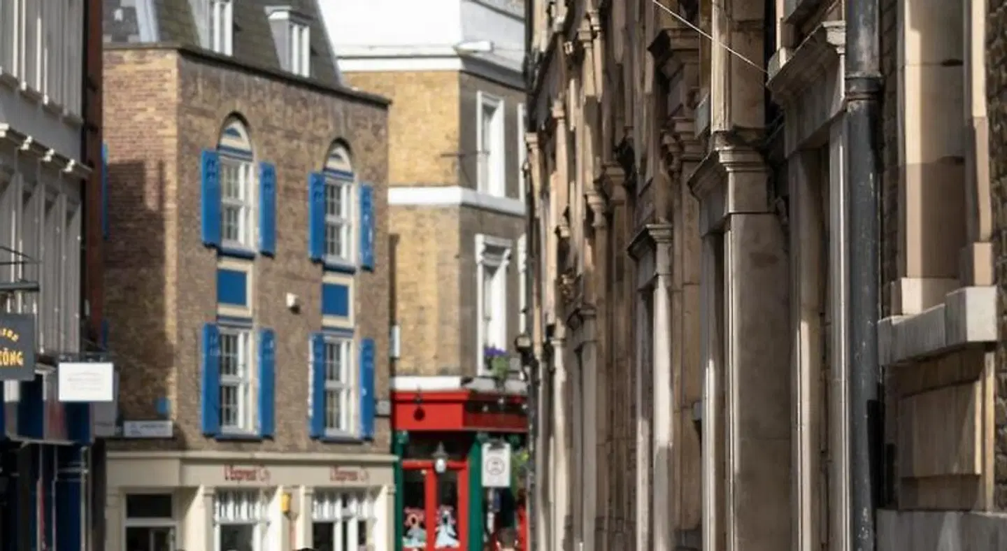 YHA London St Paul's EXTERIOR