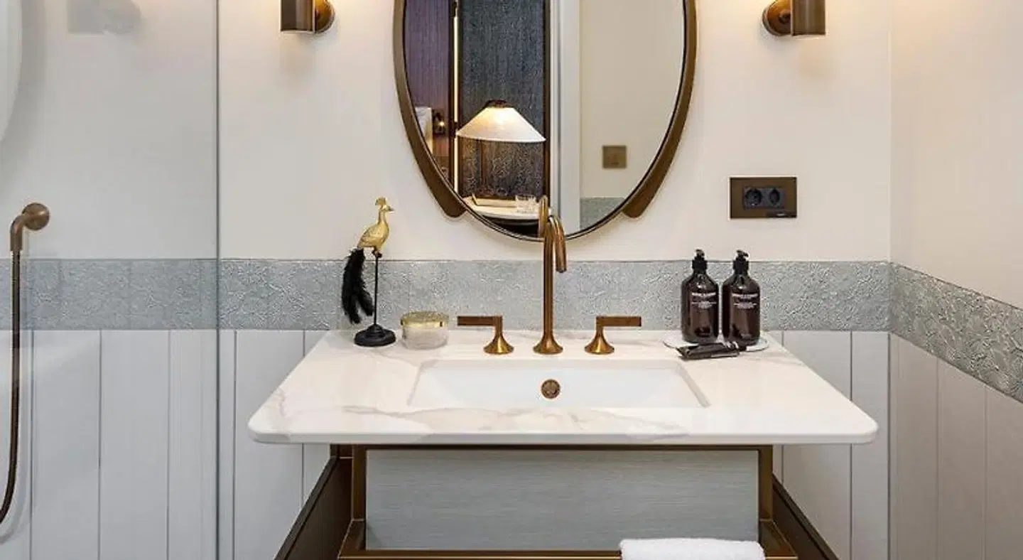 Small Luxury Hotel Ambassador a L'Opera Badezimmer