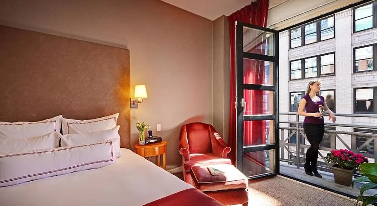 Giraffe ROOM_EXAMPLE
