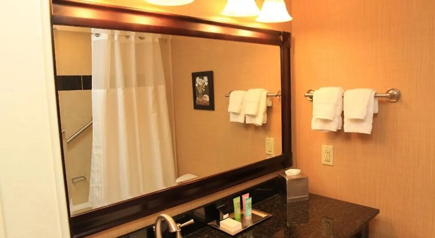 Wyndham Grand Pittsburgh Downtown ROOM_EXAMPLE
