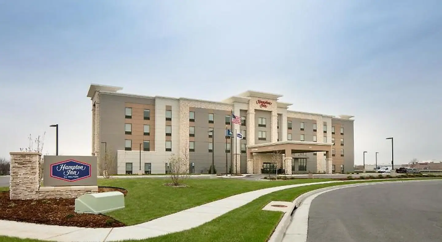 Hampton Inn Wichita Northwest EXTERIOR