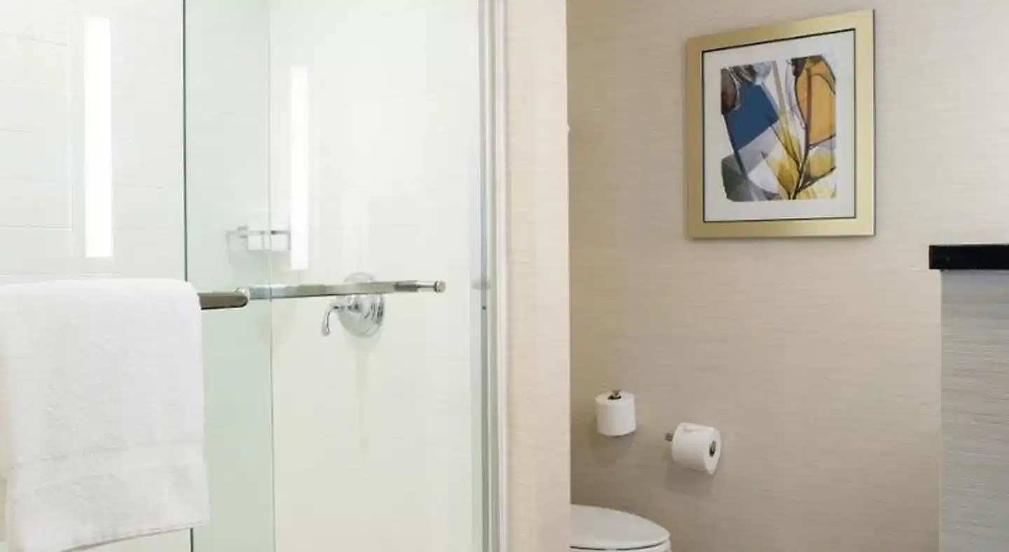 Fairfield Inn & Suites by Marriott New York Queens/Fresh Meadows Badezimmer