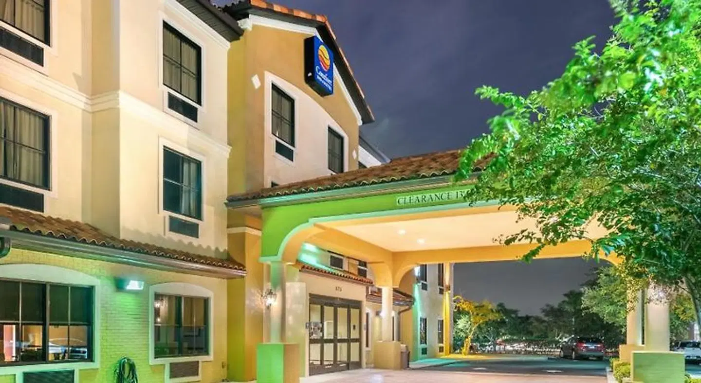 Comfort Inn & Suites Northeast - Gateway EXTERIOR