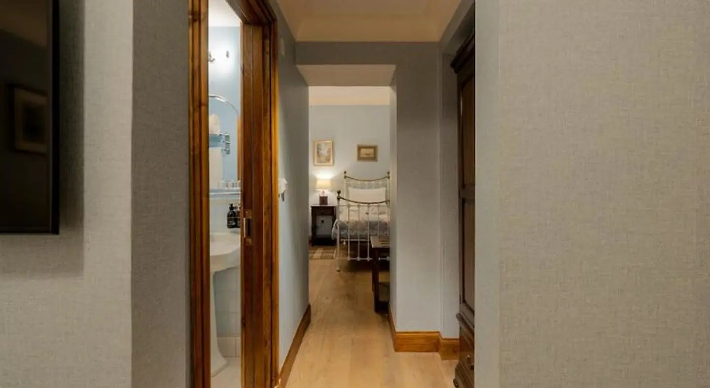 The Whispering Pine Lodge LOUNGE_LOBBY