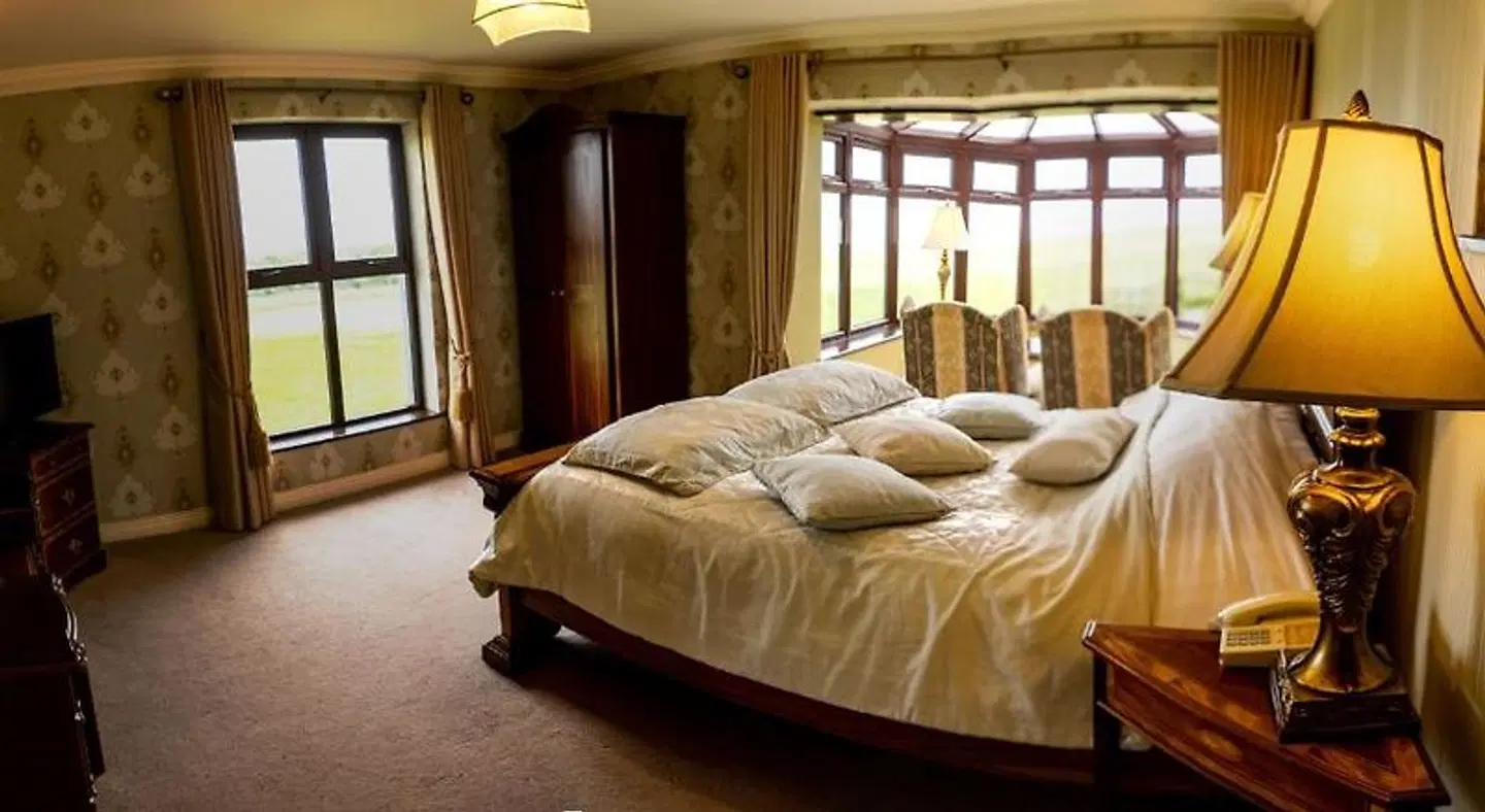 Ballinalacken Castle Country House Hotel ROOM_EXAMPLE