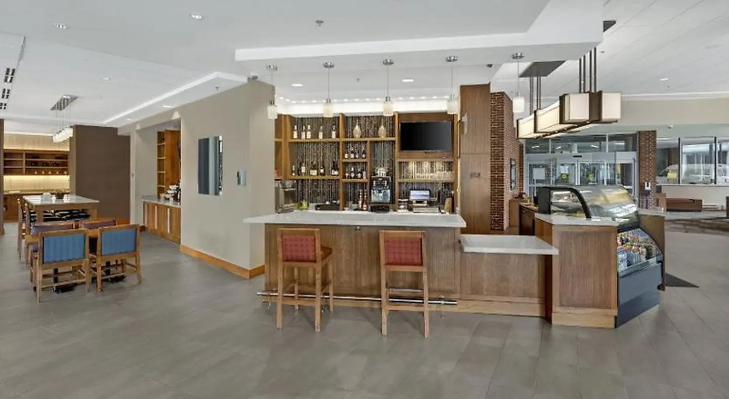 Hyatt Place Champain/Urbana Bar